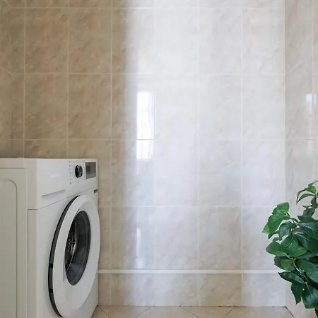 Bngo I Saphyr I 6 Pax, Center